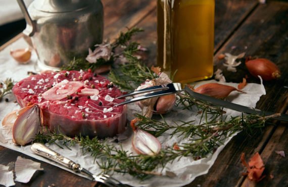 food-set-onions-romero-meat-steak-salt-pepper-garlic-olive-oil-fork food-set-onions-romero-meat-steak-salt-pepper-garlic-olive-oil-fork